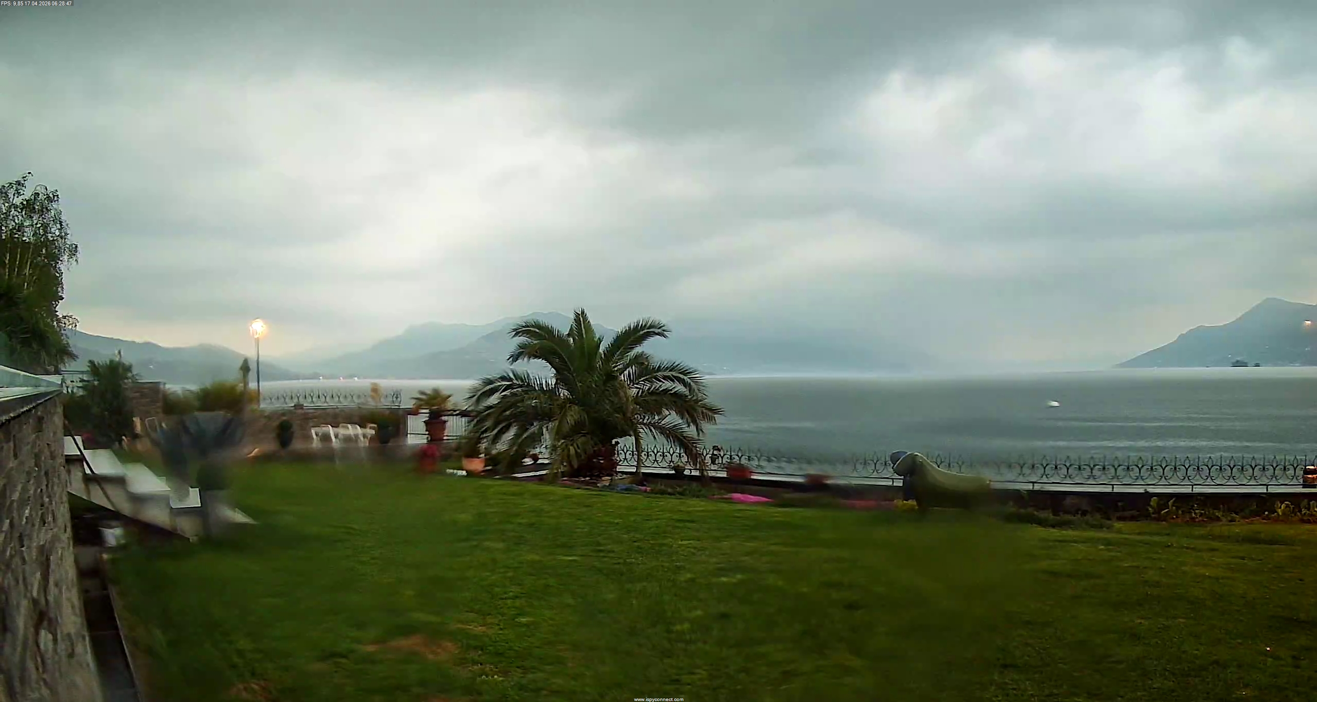 immagine della webcam nei dintorni di Cuvio: webcam Maccagno con Pino e Veddasca