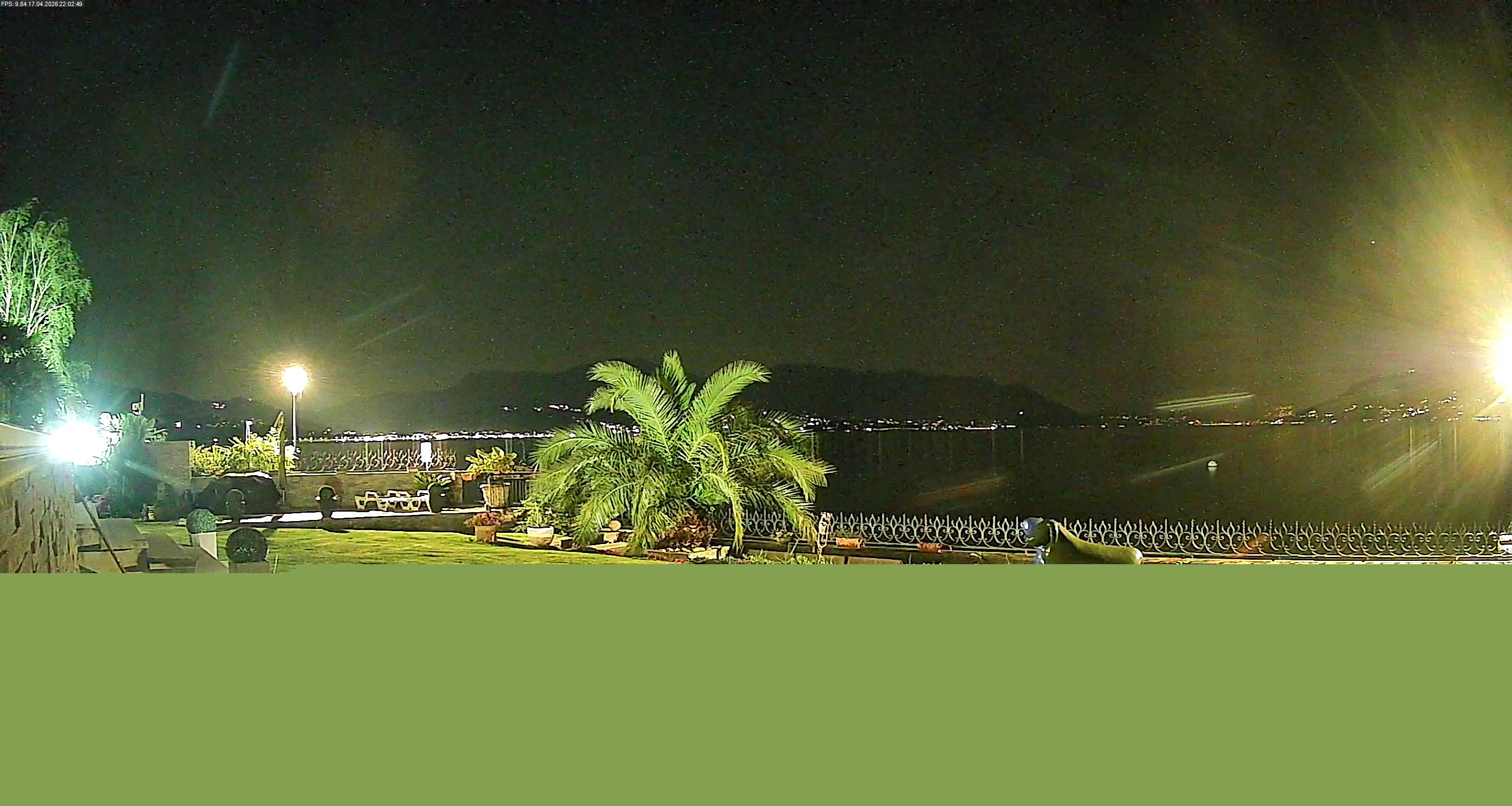 immagine della webcam nei dintorni di Castello Cabiaglio: webcam Maccagno con Pino e Veddasca