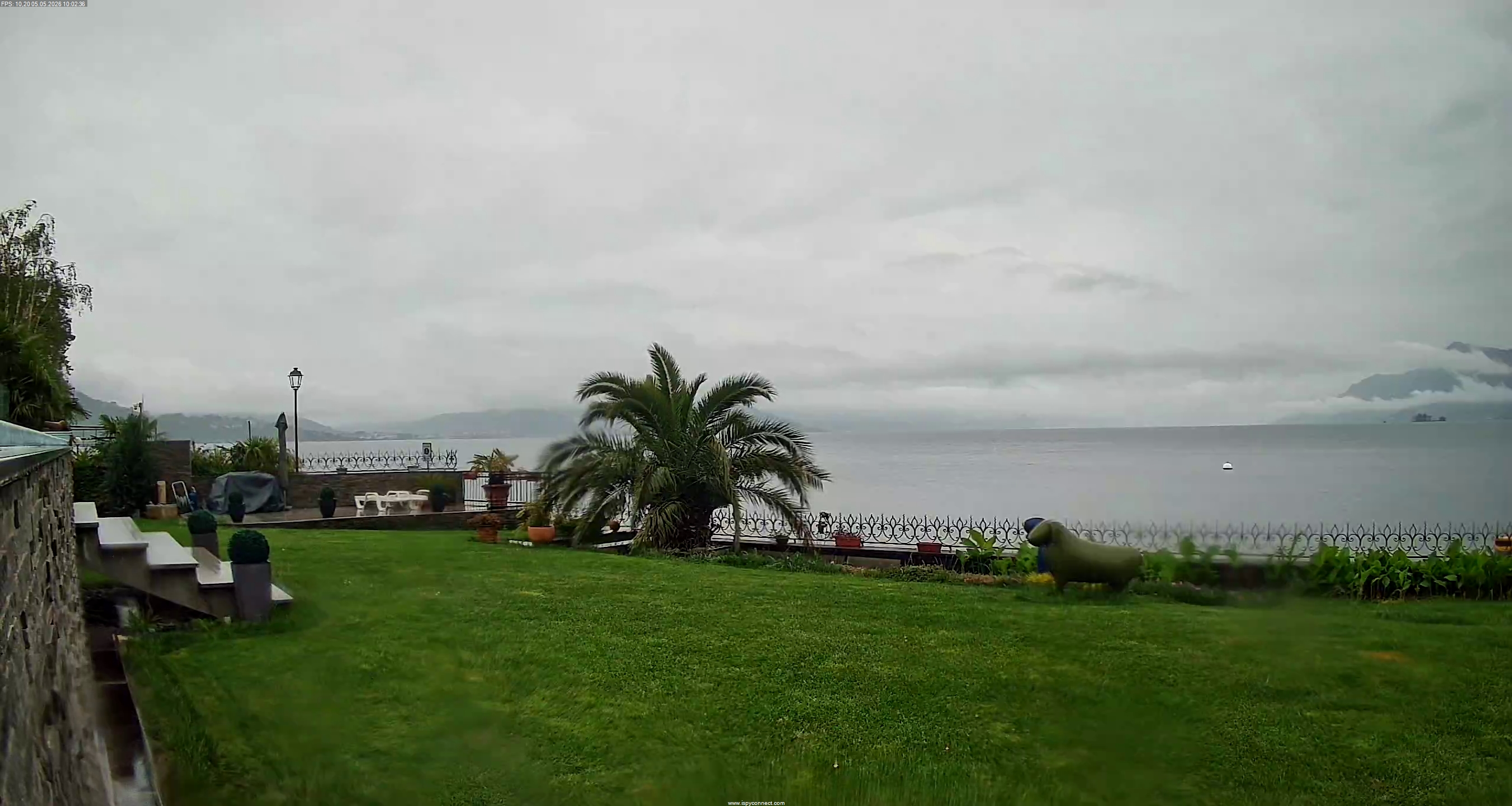 immagine della webcam nei dintorni di Trarego Viggiona: webcam Maccagno con Pino e Veddasca