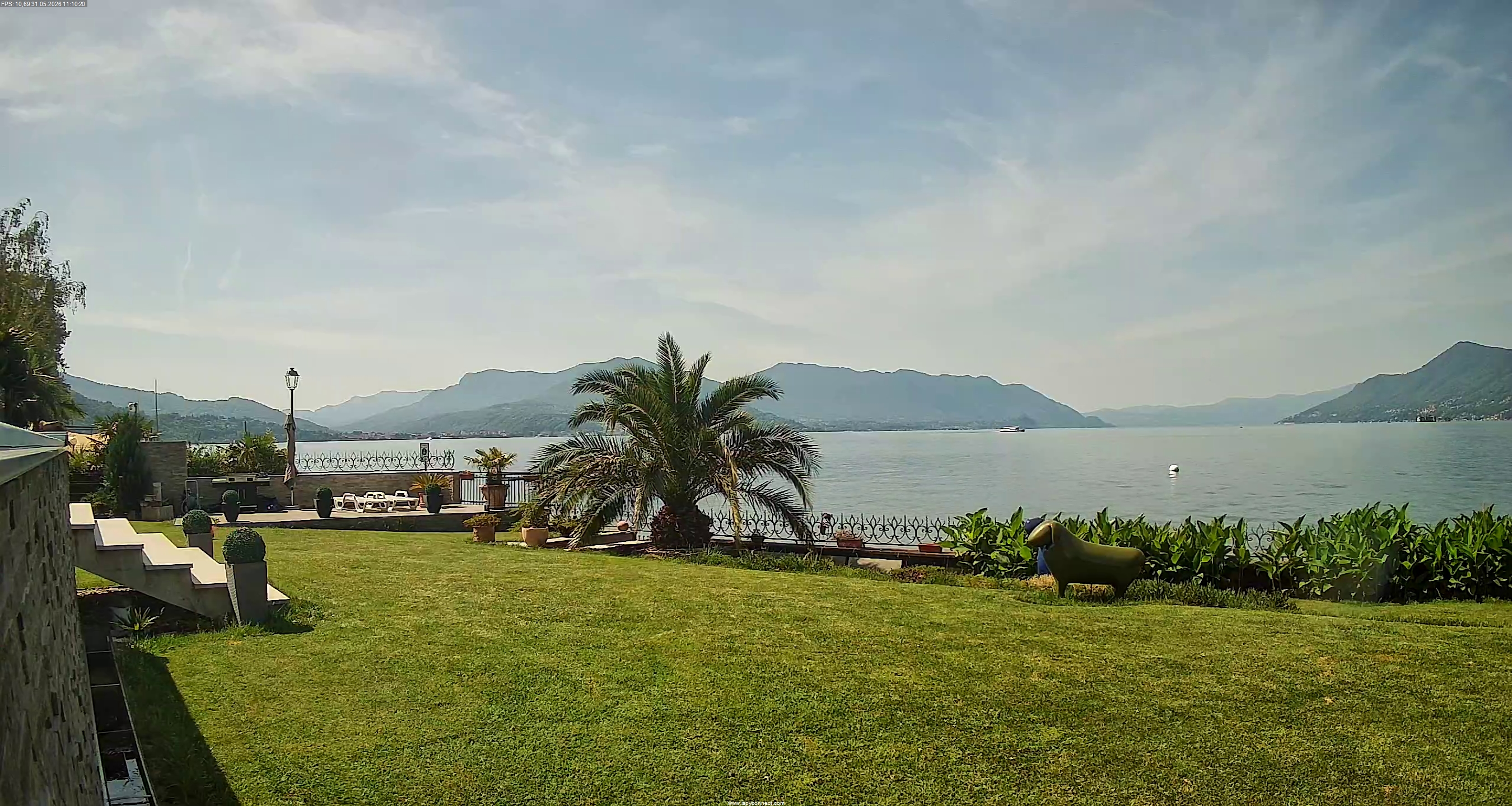 immagine della webcam nei dintorni di Campione d'Italia: webcam Maccagno con Pino e Veddasca