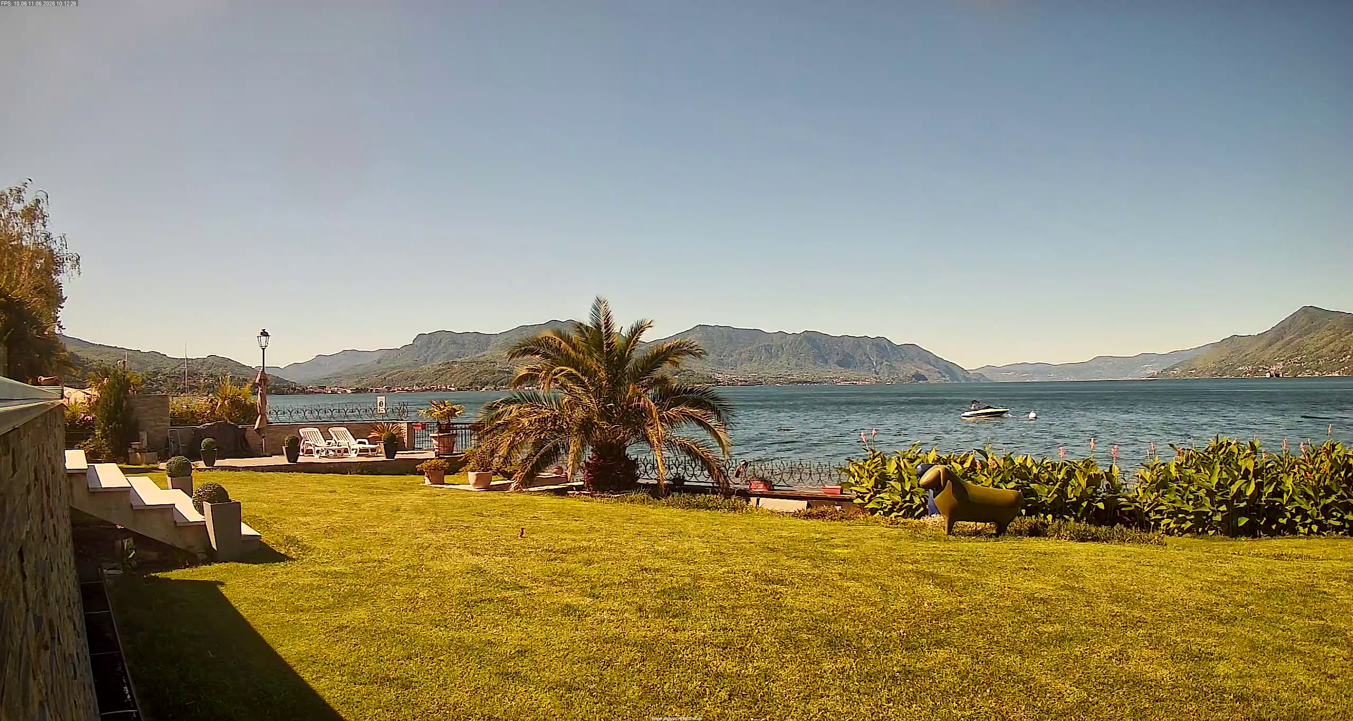 immagine della webcam nei dintorni di Campione d'Italia: webcam Maccagno con Pino e Veddasca
