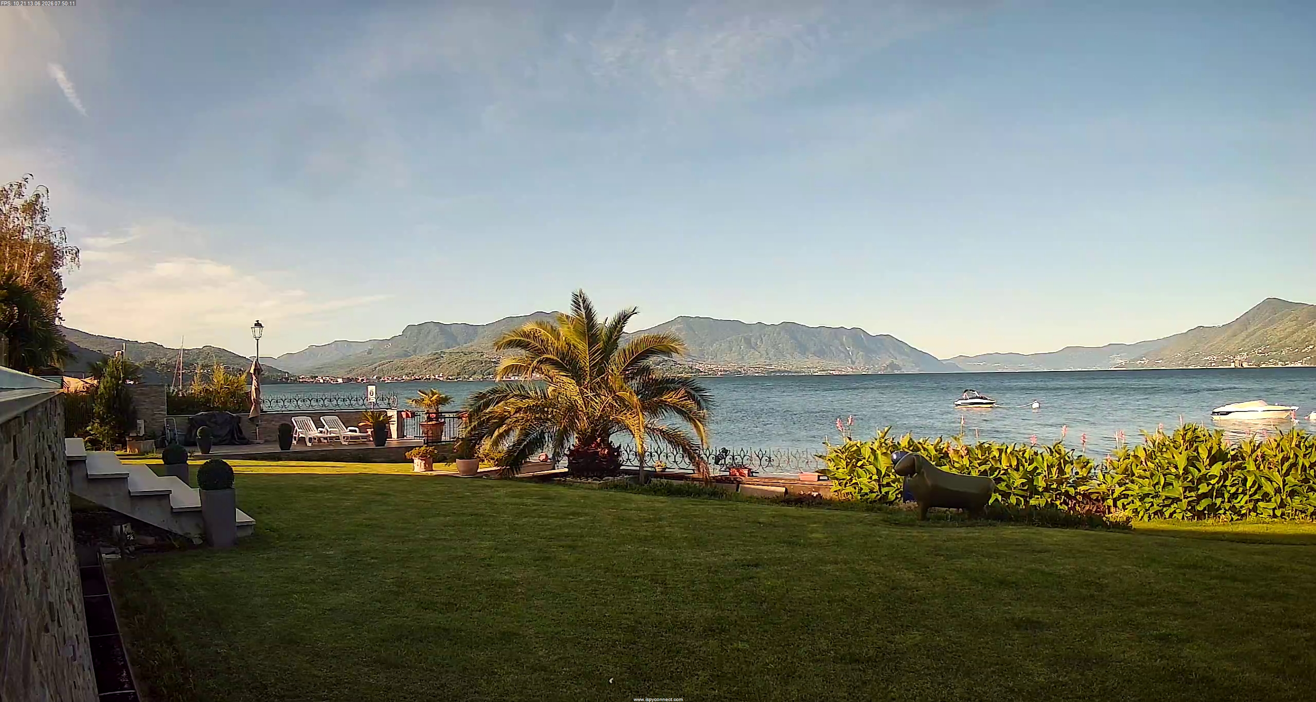immagine della webcam nei dintorni di Cannero Riviera: webcam Maccagno con Pino e Veddasca
